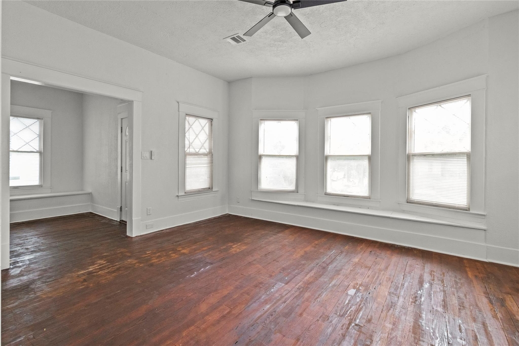 2006 31st Street - Photo 6