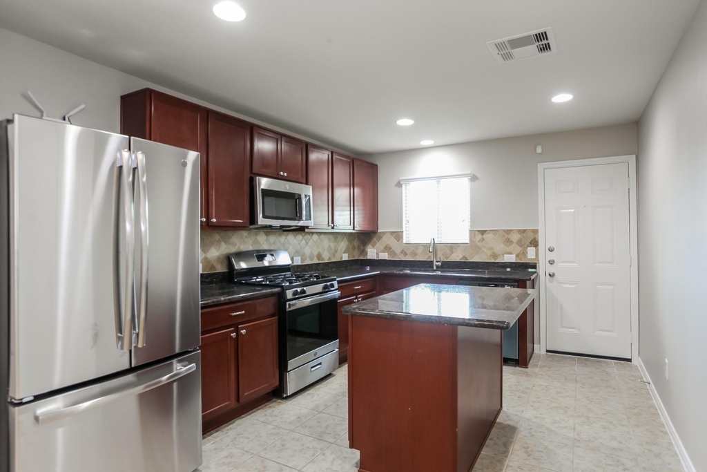 6450 Dayridge Lane - Photo 4