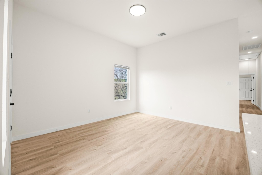 9709 Pelsey Street - Photo 4