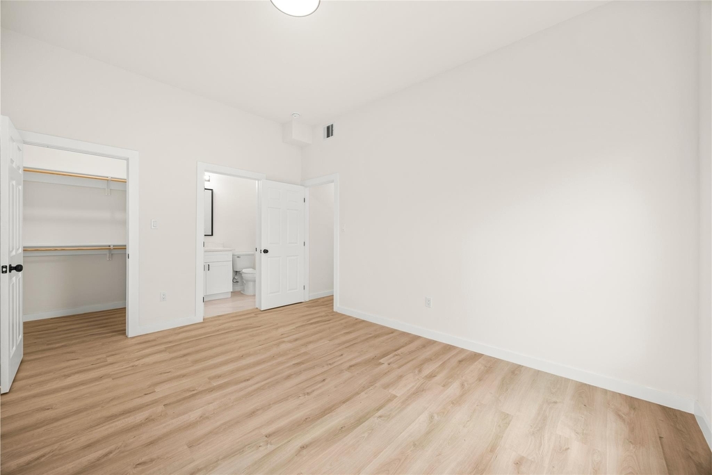 9709 Pelsey Street - Photo 10