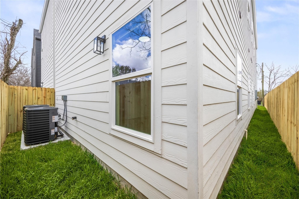 9709 Pelsey Street - Photo 23