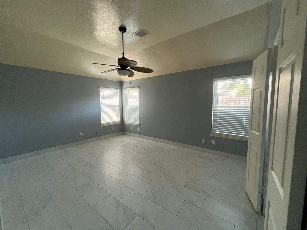2318 Pheasant Creek - Photo 5