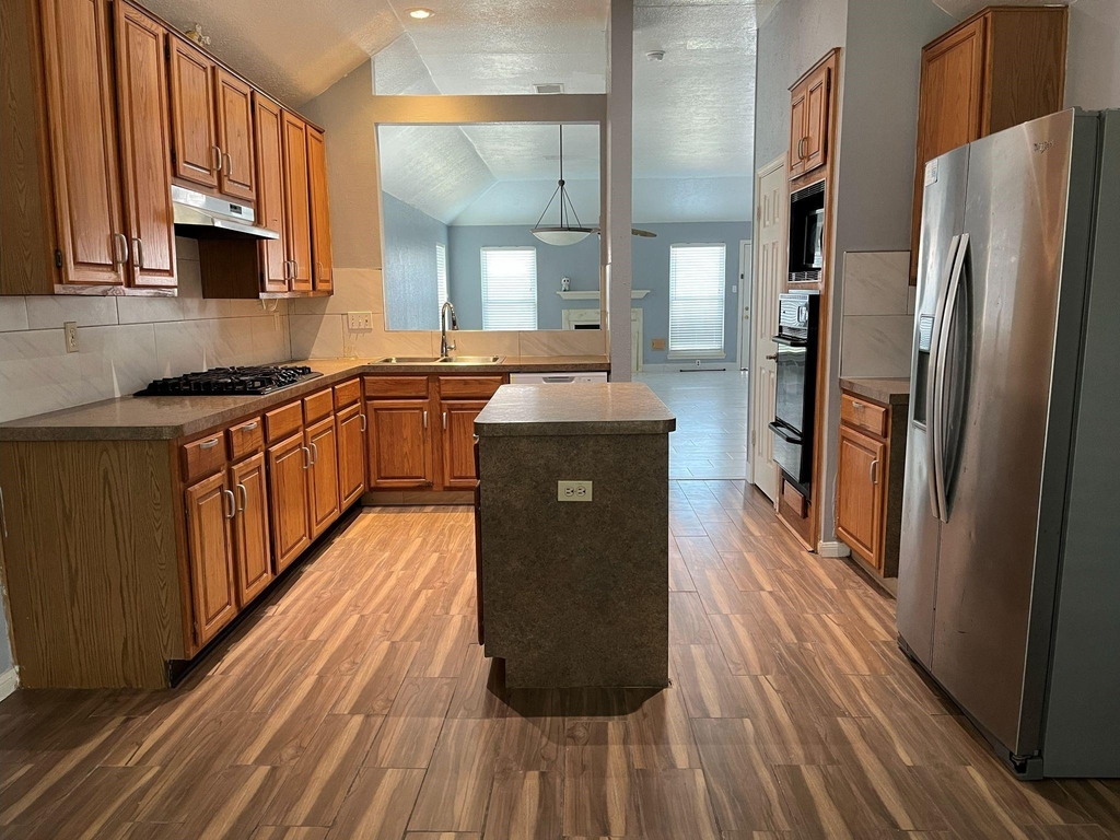 2318 Pheasant Creek - Photo 1