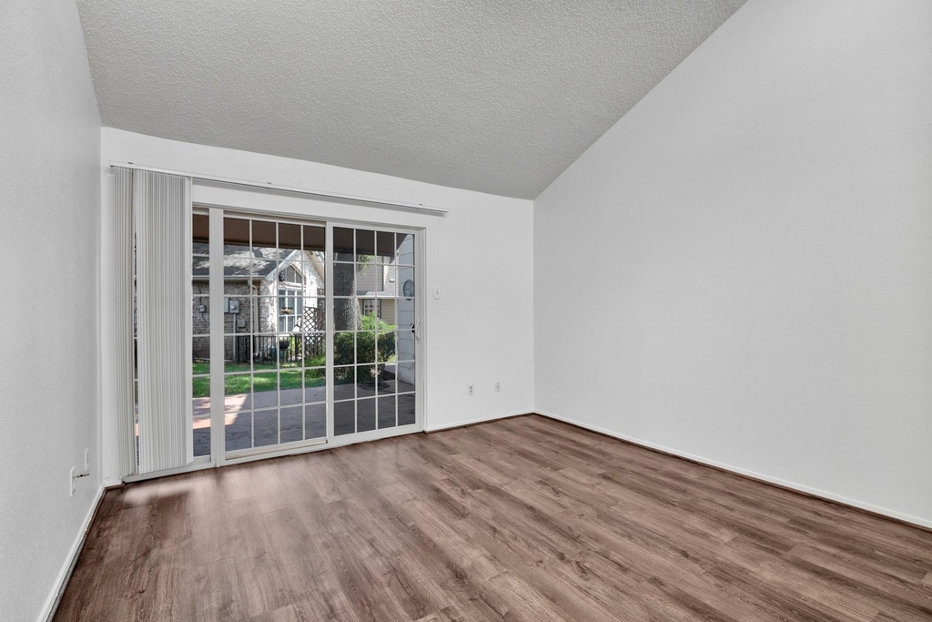 2001 Lakewood Court - Photo 18