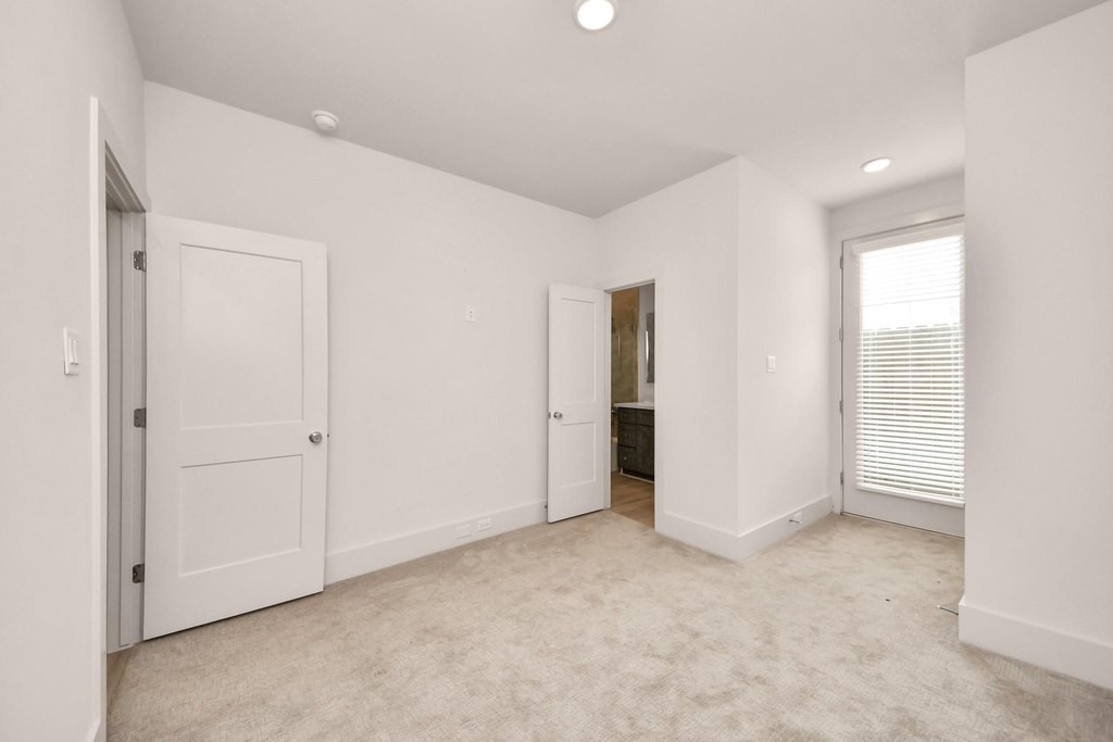 1042 Homer Street - Photo 9