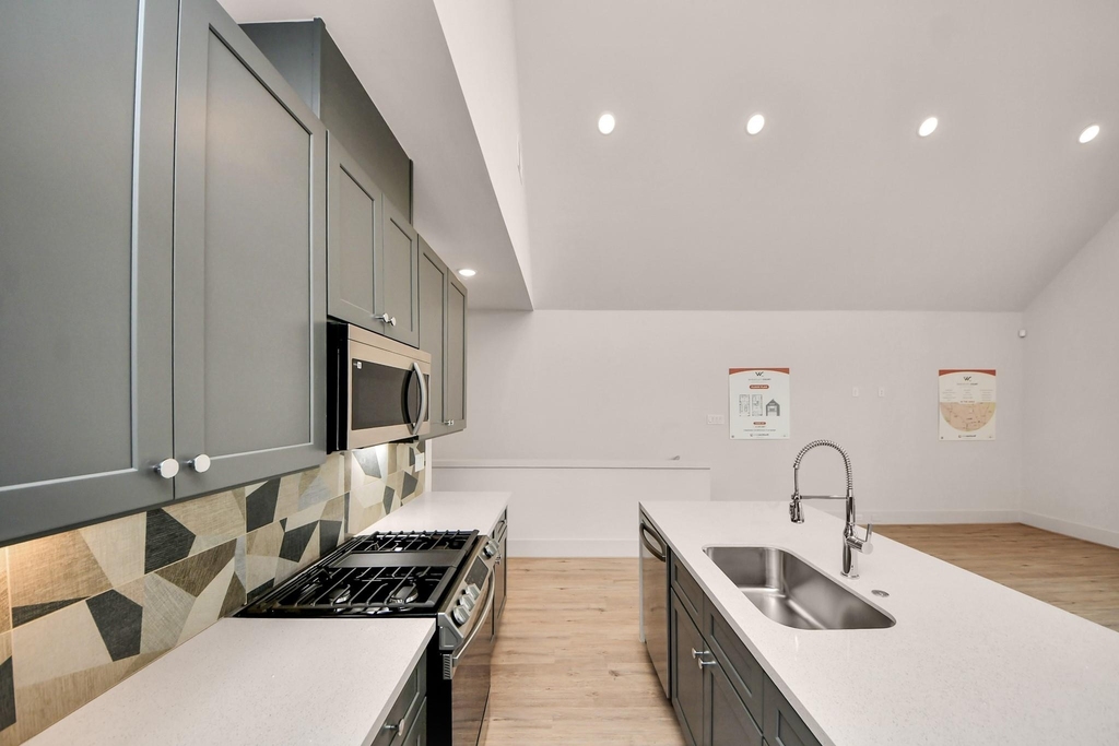 1042 Homer Street - Photo 17