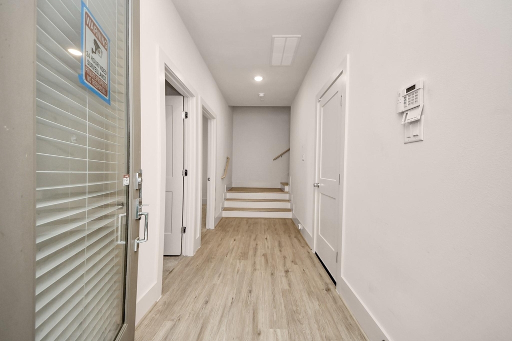 1042 Homer Street - Photo 7