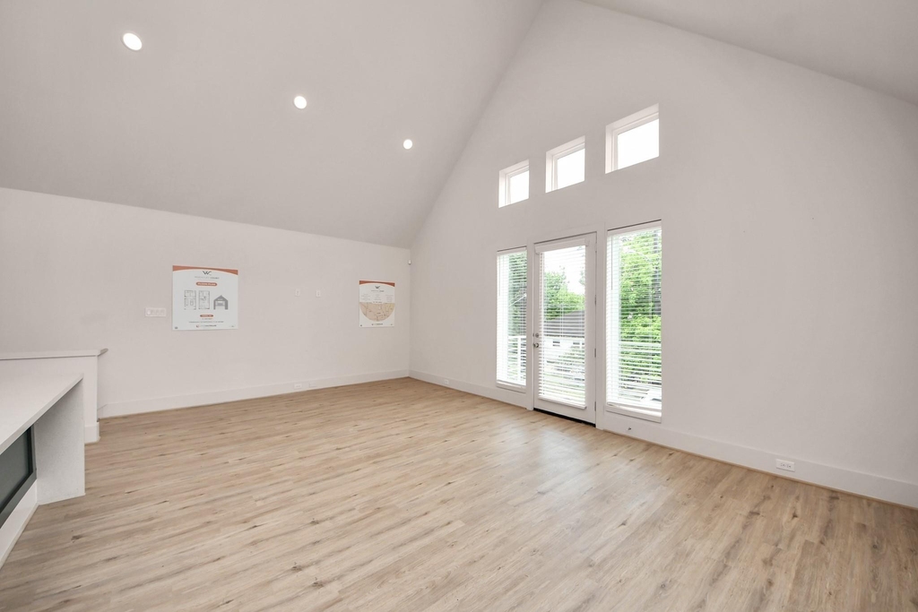 1042 Homer Street - Photo 13