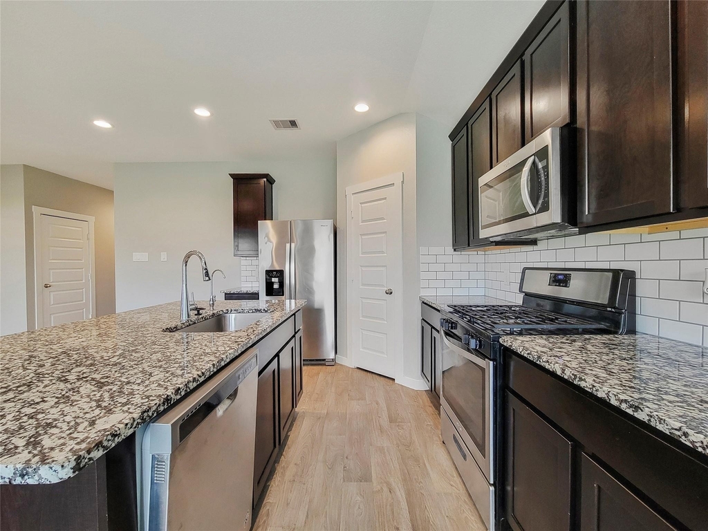 8122 Hush Heights Drive - Photo 3