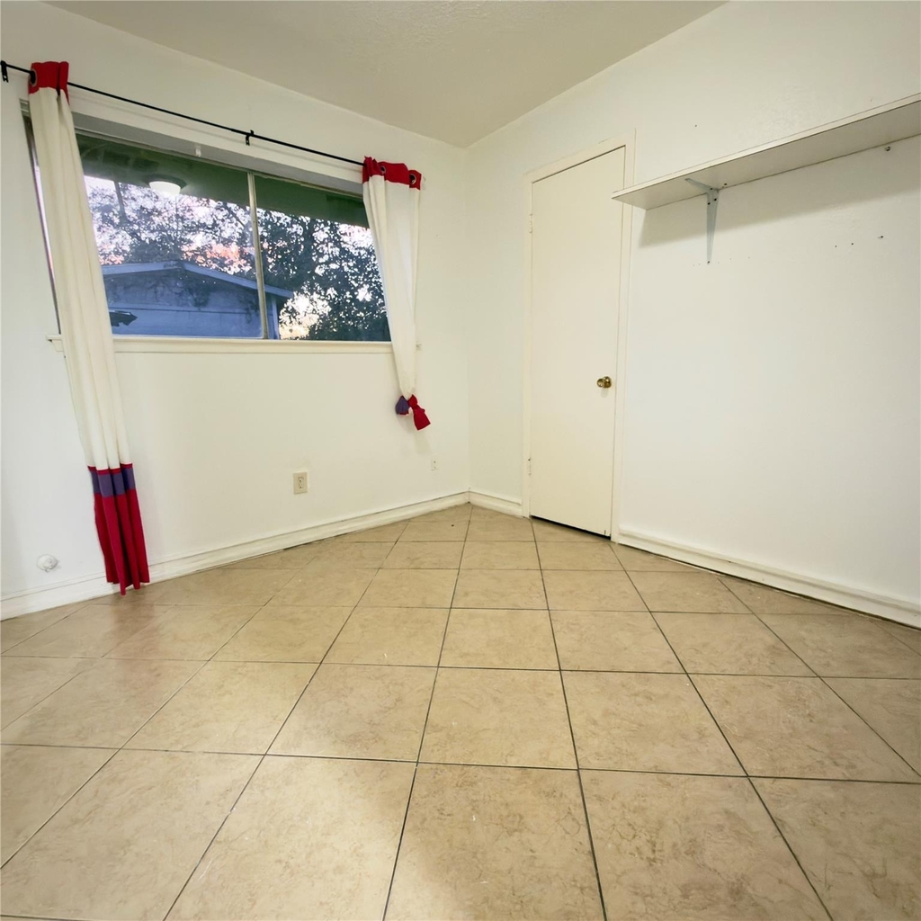 6406 Tall Willow Drive - Photo 12