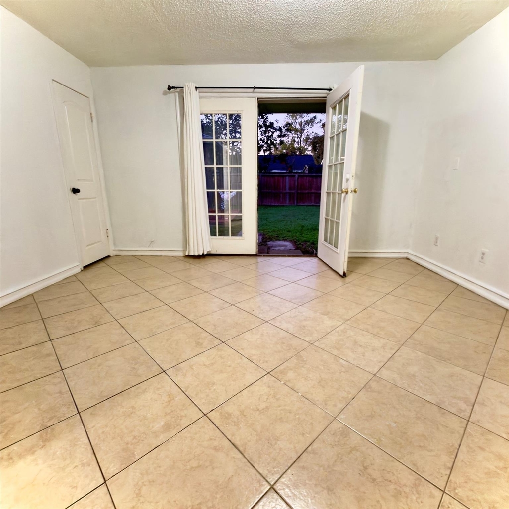 6406 Tall Willow Drive - Photo 10