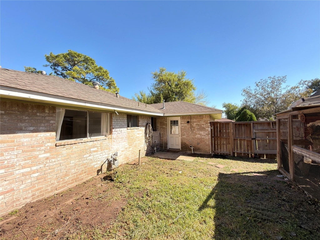 6406 Tall Willow Drive - Photo 15