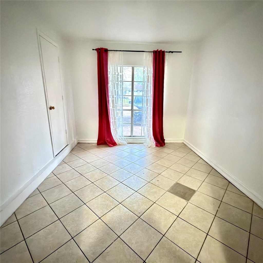 6406 Tall Willow Drive - Photo 11