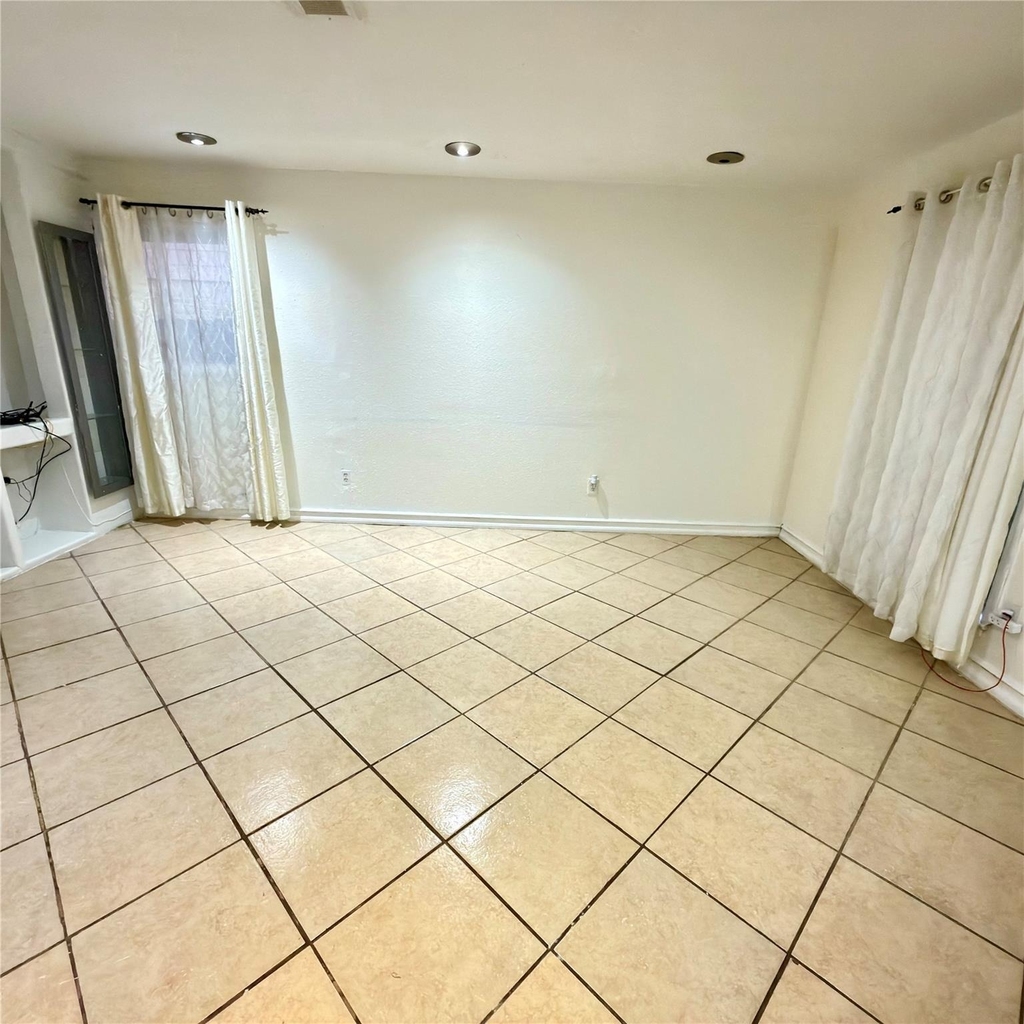 6406 Tall Willow Drive - Photo 7