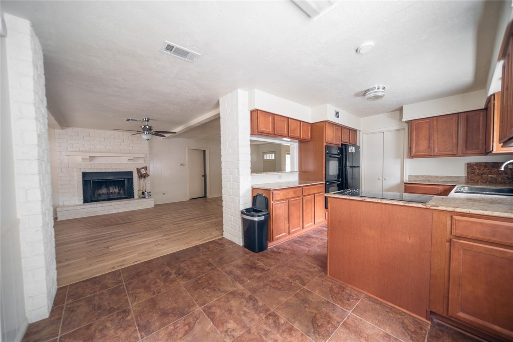 13927 Lynnwood Lane - Photo 3