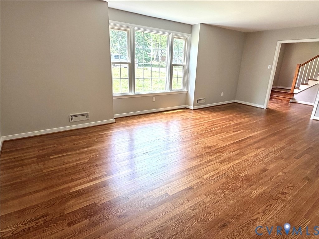 11402 Creekside Drive - Photo 1