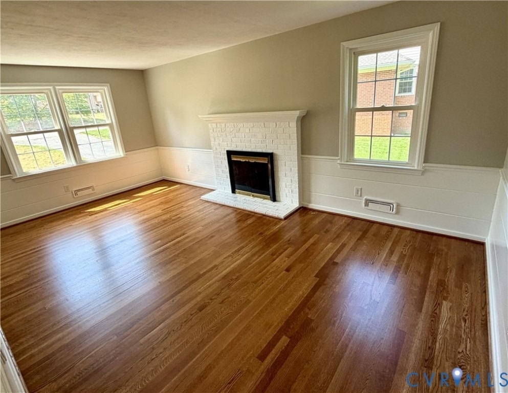 11402 Creekside Drive - Photo 2