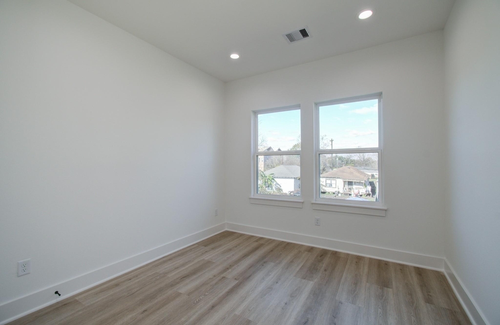 4425 Providence Street - Photo 21