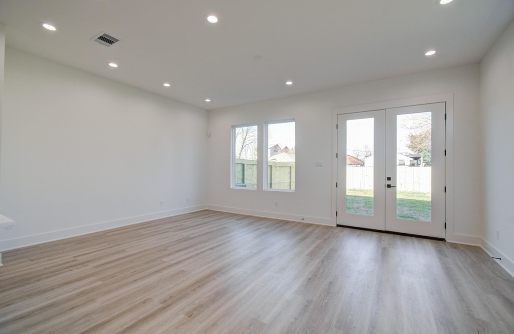 4425 Providence Street - Photo 8