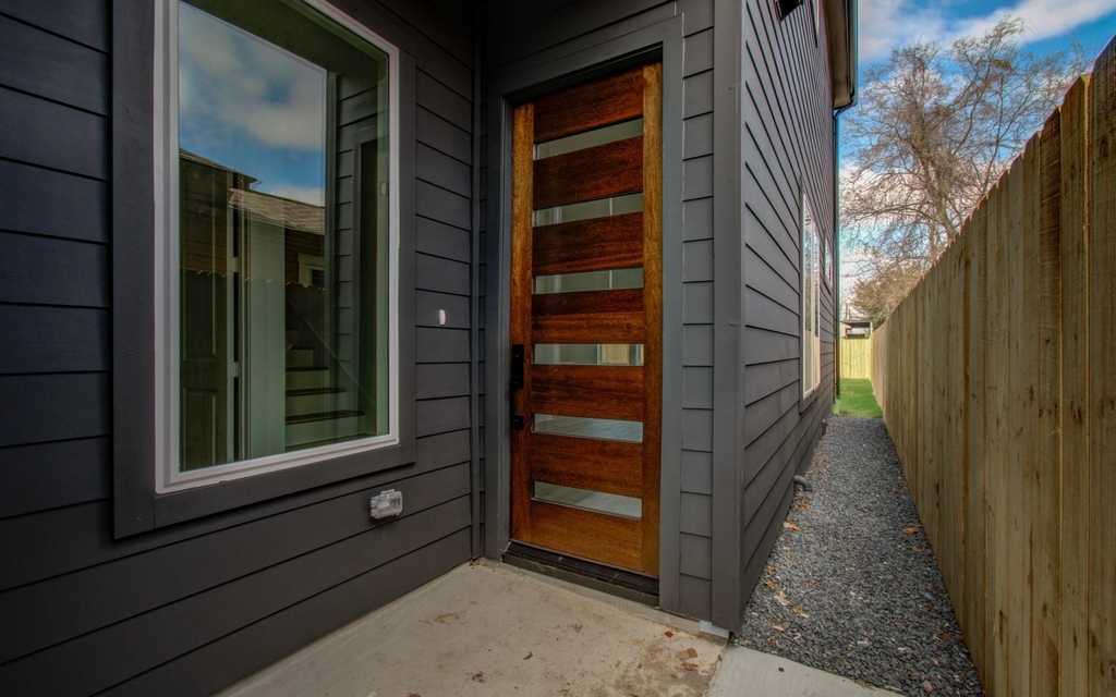 4425 Providence Street - Photo 2
