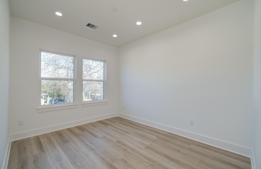 4425 Providence Street - Photo 23