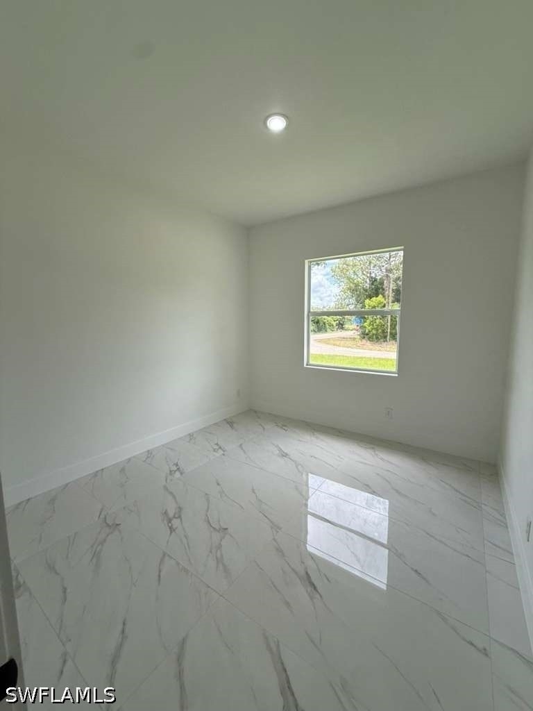 723 Epps Brown Street E - Photo 16