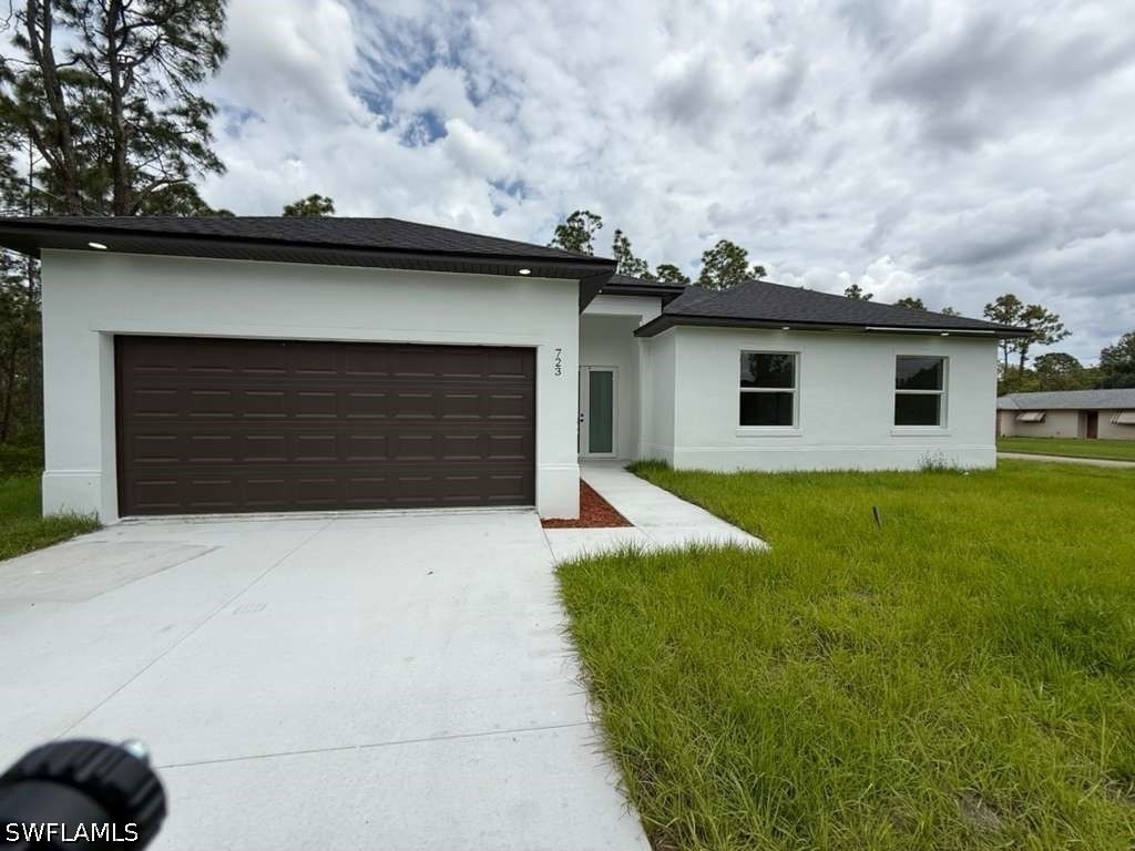 723 Epps Brown Street E - Photo 0