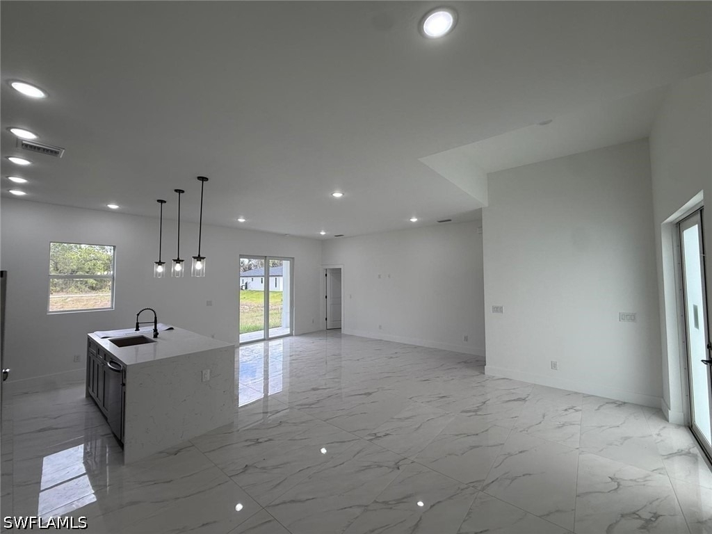 1089 Eisenhower Boulevard - Photo 5