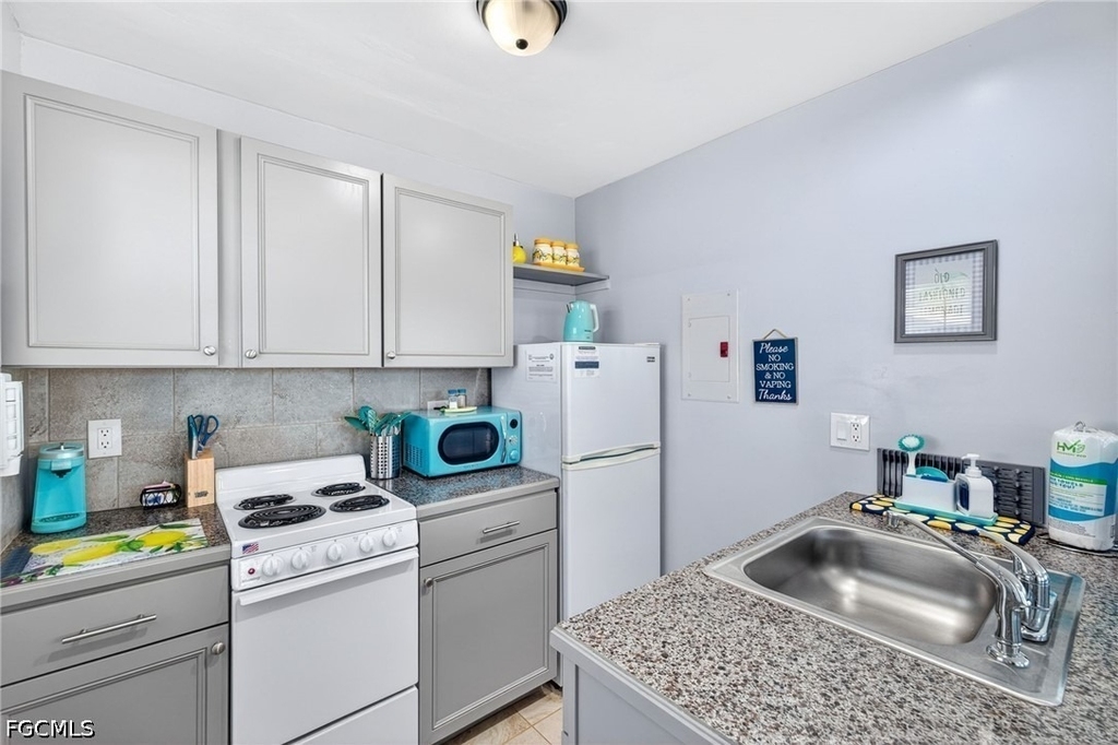 4831 Tudor Drive - Photo 23