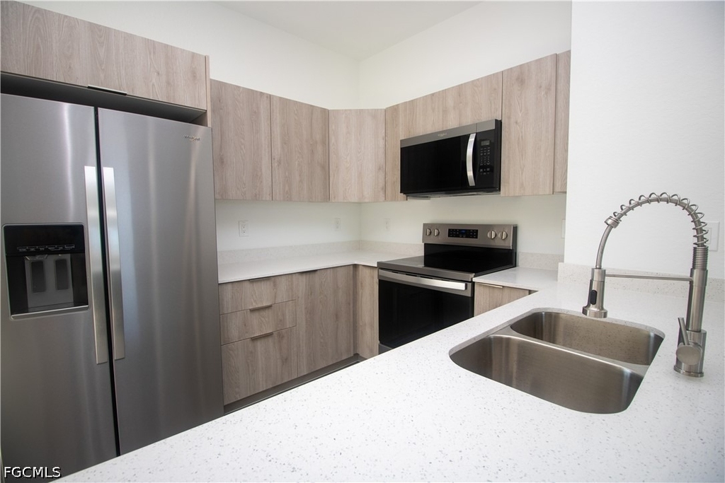 9004 W Justice Circle - Photo 13