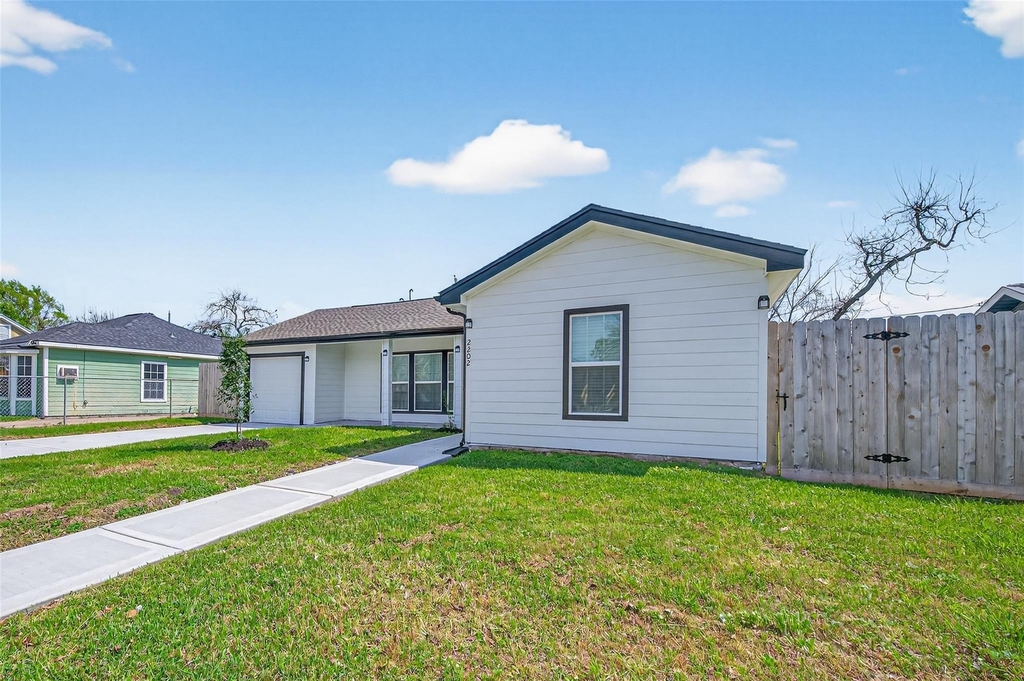 2202 Alabama Street - Photo 2