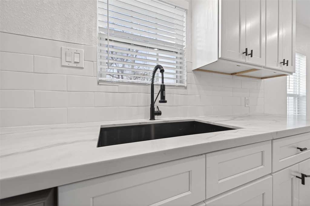 2202 Alabama Street - Photo 15