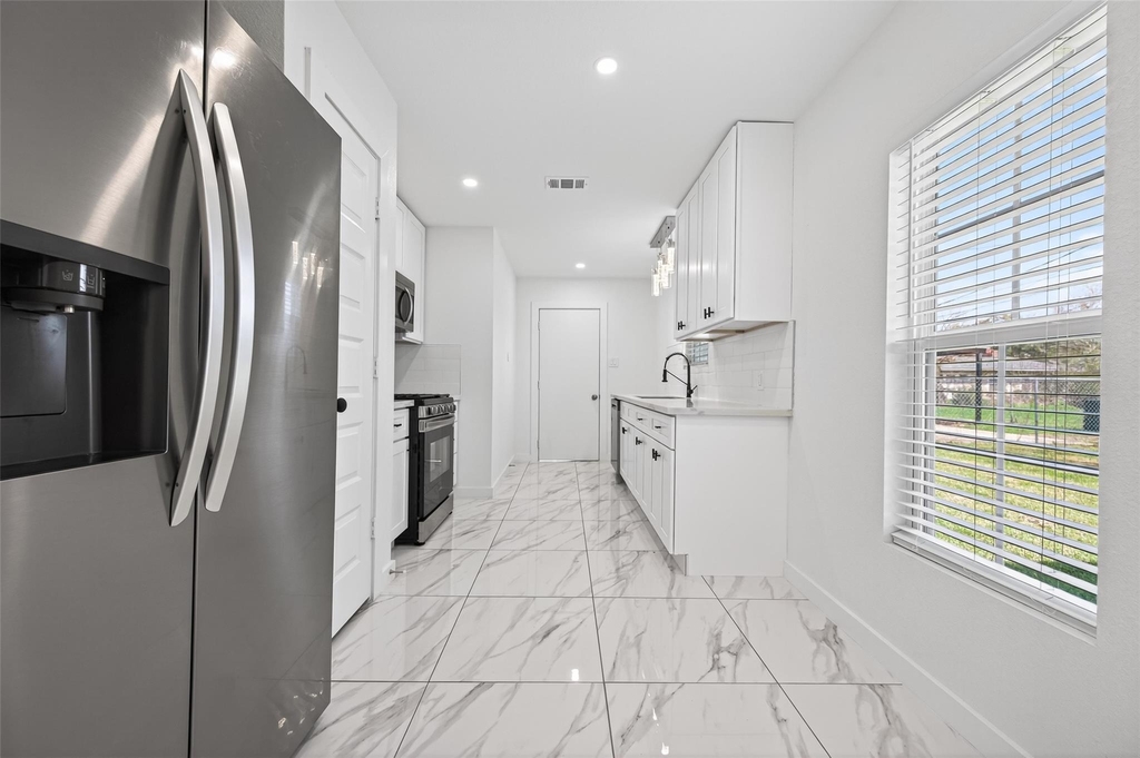 2202 Alabama Street - Photo 11