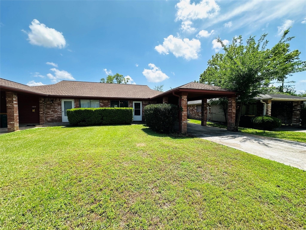 1011 Mccall Avenue - Photo 0