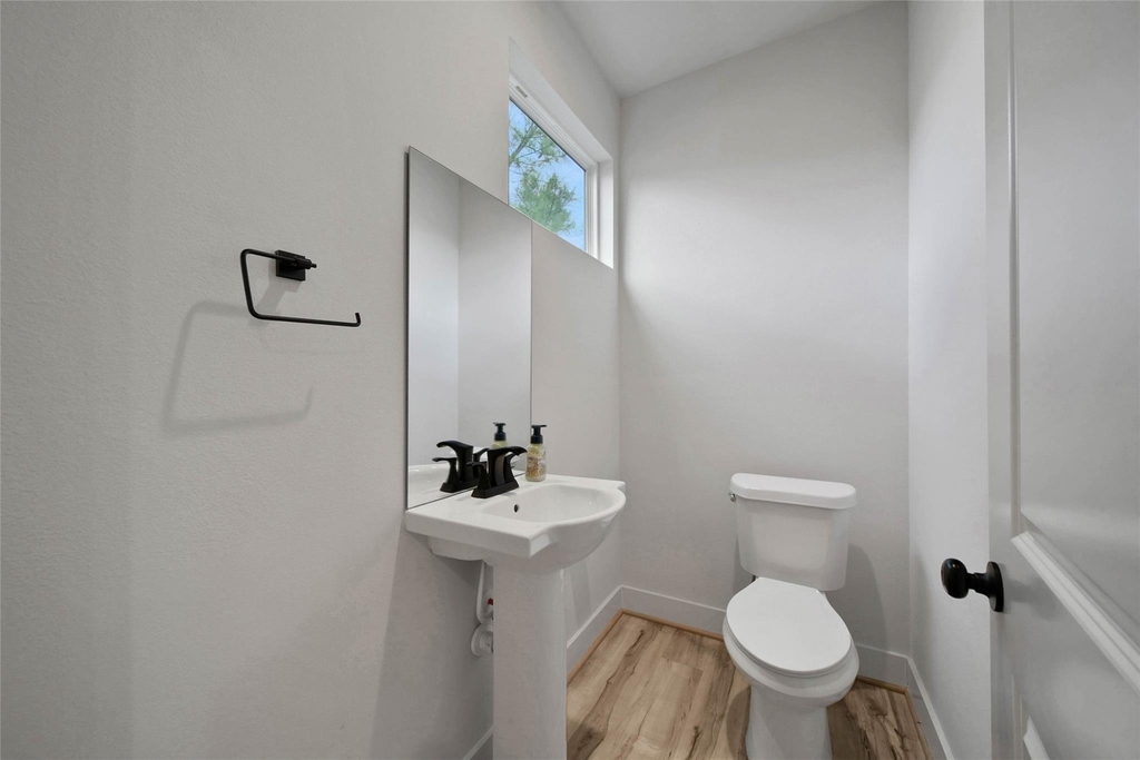 3322 Delhi Street - Photo 9