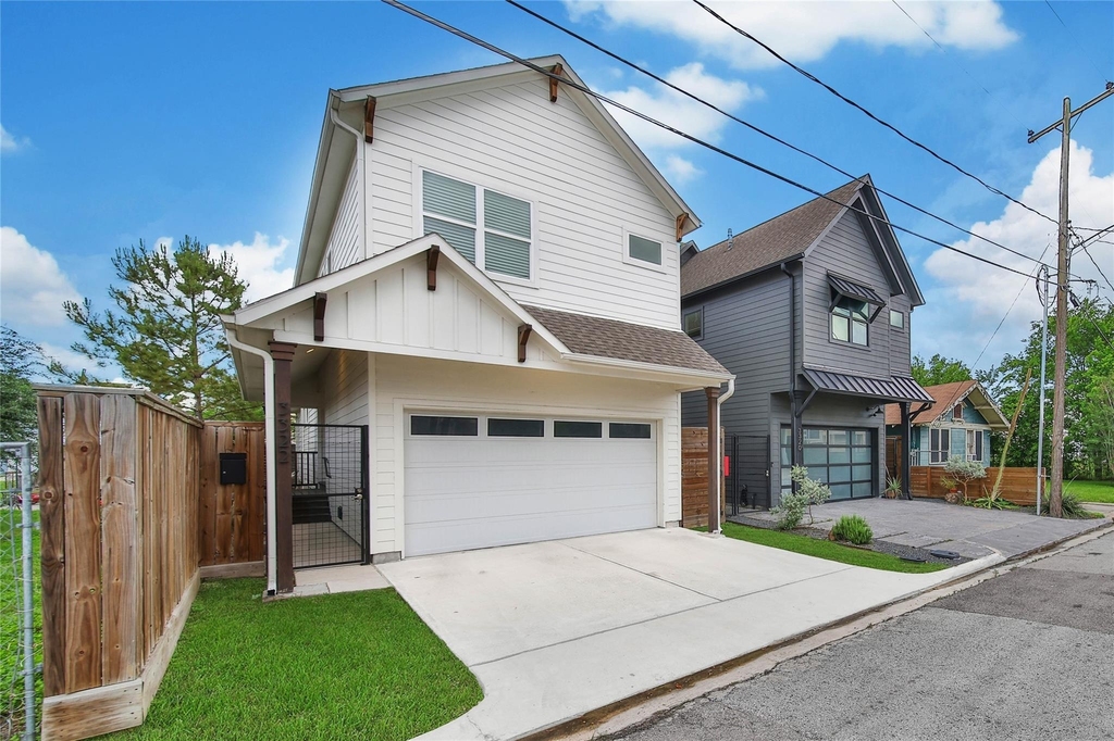 3322 Delhi Street - Photo 1