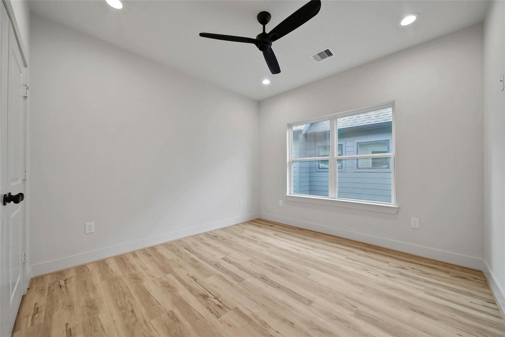 3322 Delhi Street - Photo 12