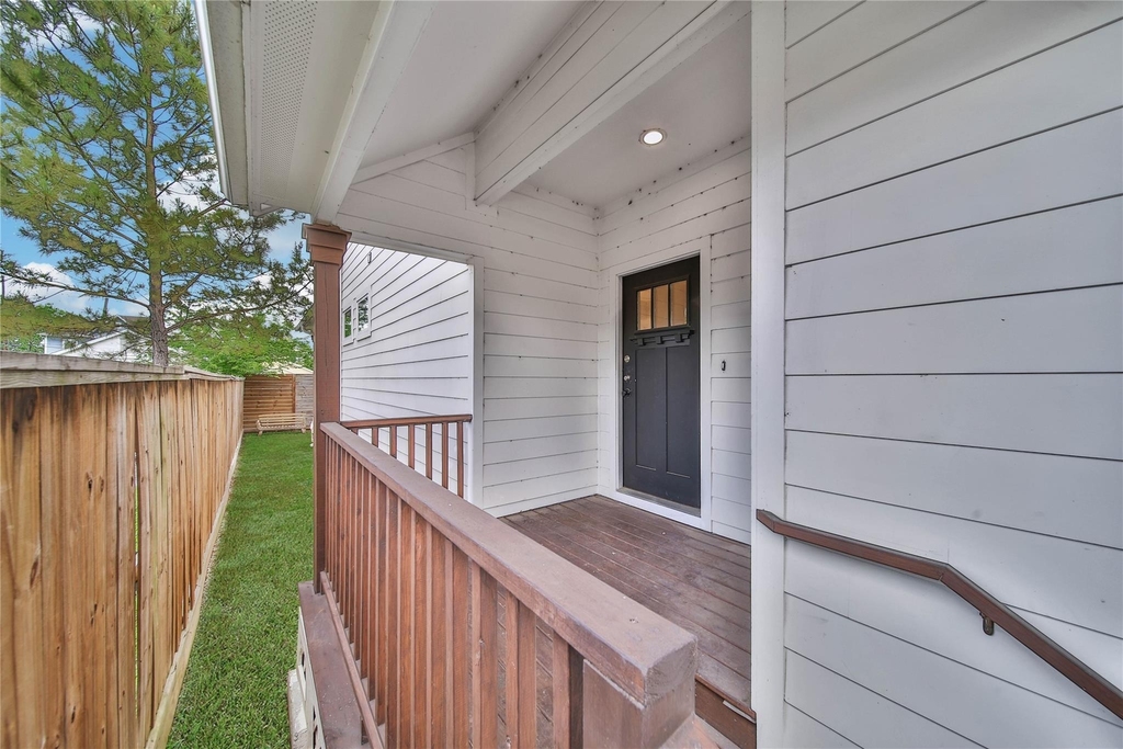 3322 Delhi Street - Photo 2