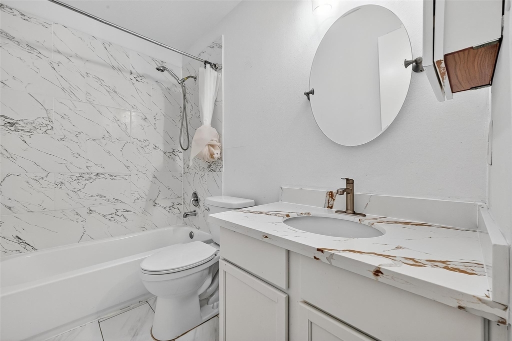 8366 Golf Green Circle - Photo 24