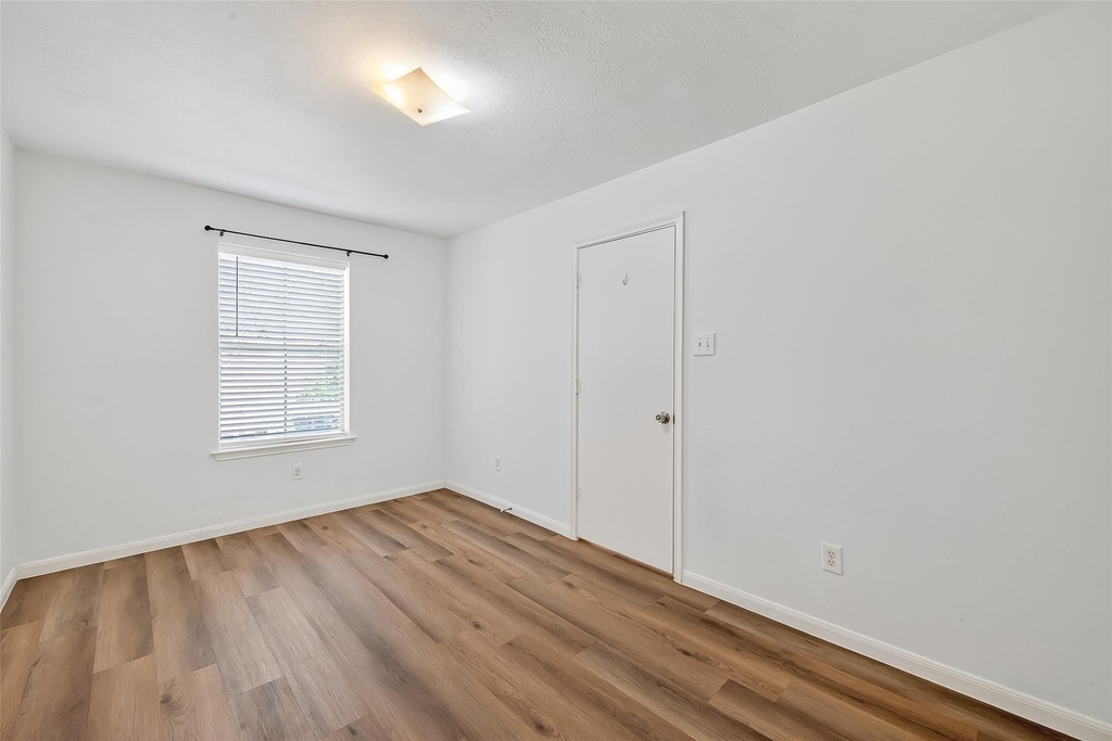 8366 Golf Green Circle - Photo 19