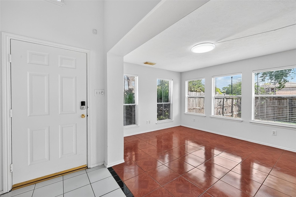 8366 Golf Green Circle - Photo 4