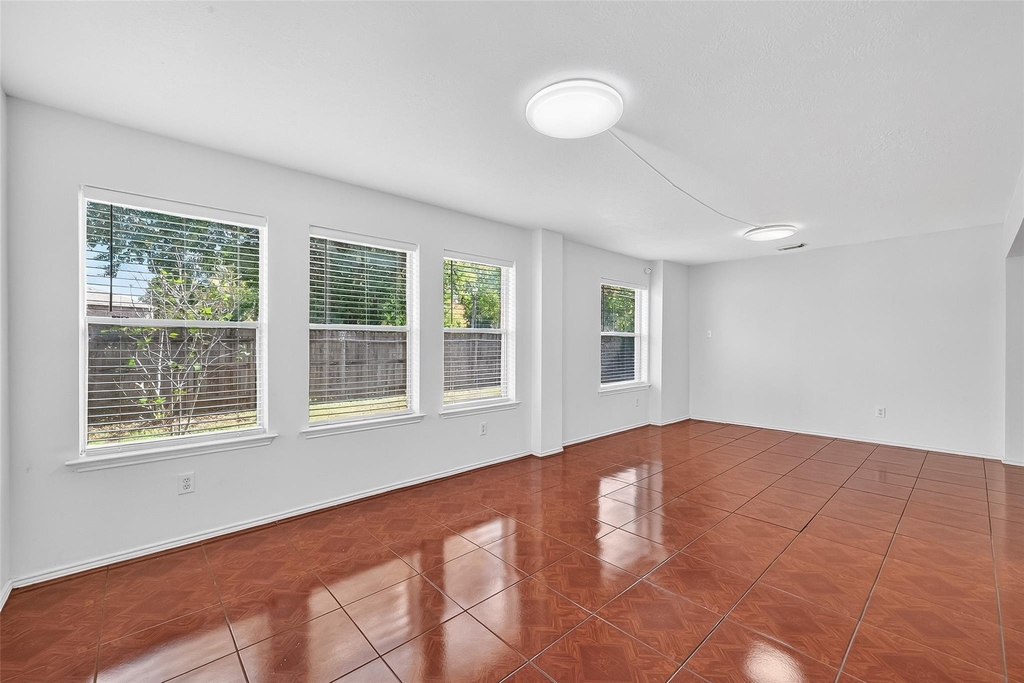 8366 Golf Green Circle - Photo 7