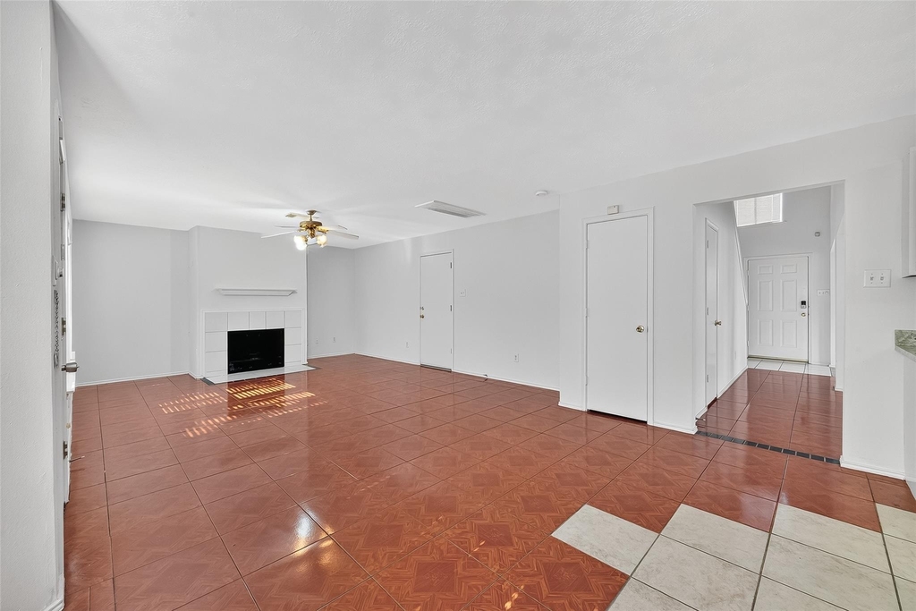 8366 Golf Green Circle - Photo 9
