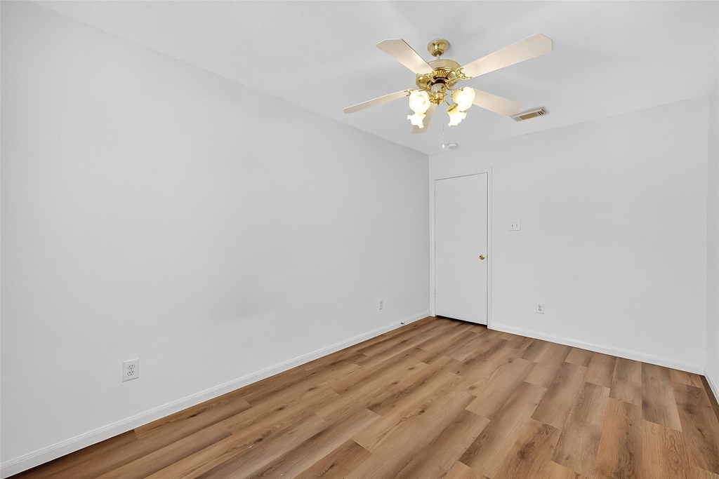 8366 Golf Green Circle - Photo 21