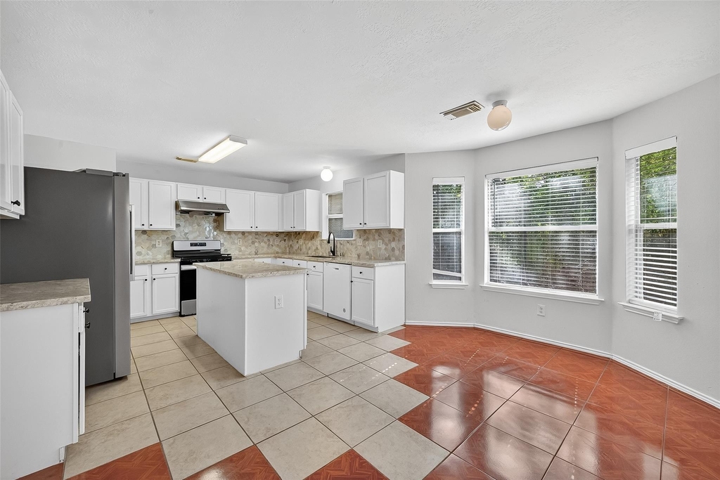 8366 Golf Green Circle - Photo 10