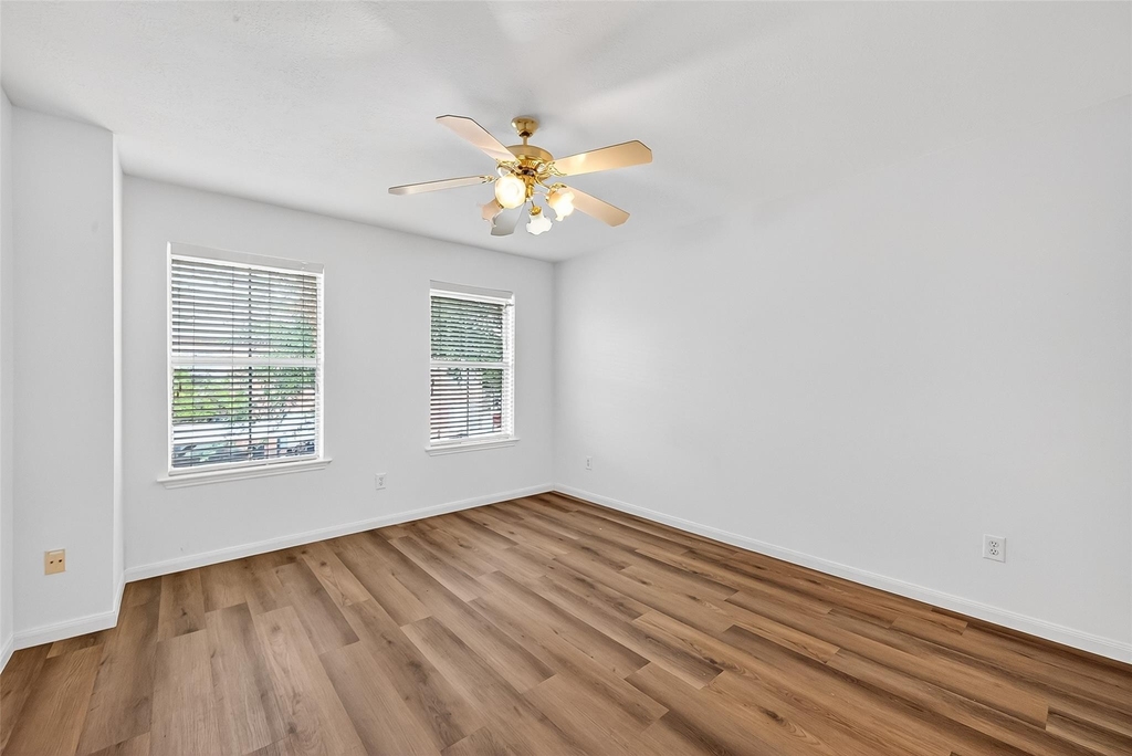 8366 Golf Green Circle - Photo 22