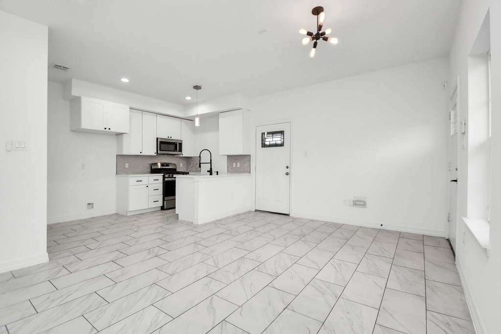 9003 Prairie View Drive - Photo 8