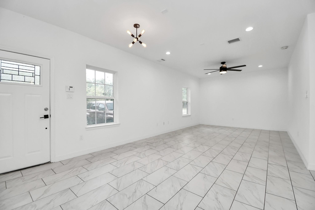 9003 Prairie View Drive - Photo 6