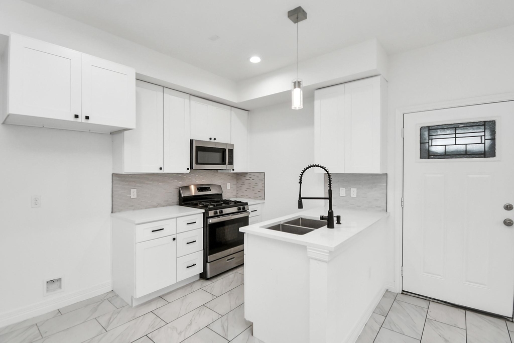9003 Prairie View Drive - Photo 9