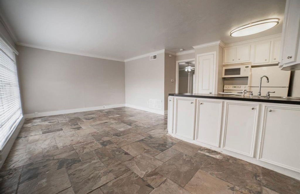 2322 Richton Street - Photo 5